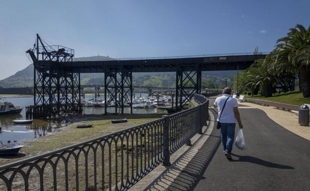 Pasear y comer por la historia naval y minera de El Astillero