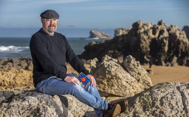 'Sol rojo', diez destellos musicales de la nueva obra del cantautor Pedro Martínez