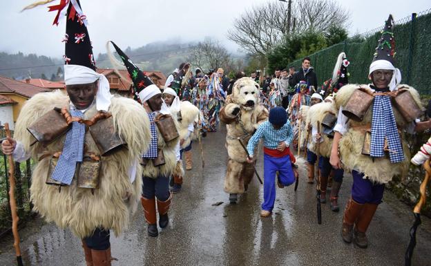 Los jóvenes abren camino a la Vijanera