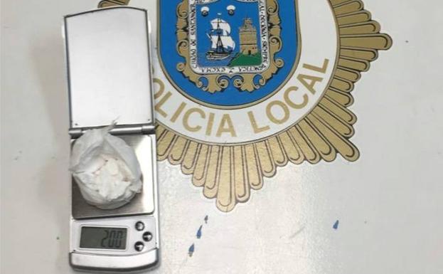 'Pillado' con veinte gramos de cocaína bajo el asiento del copiloto