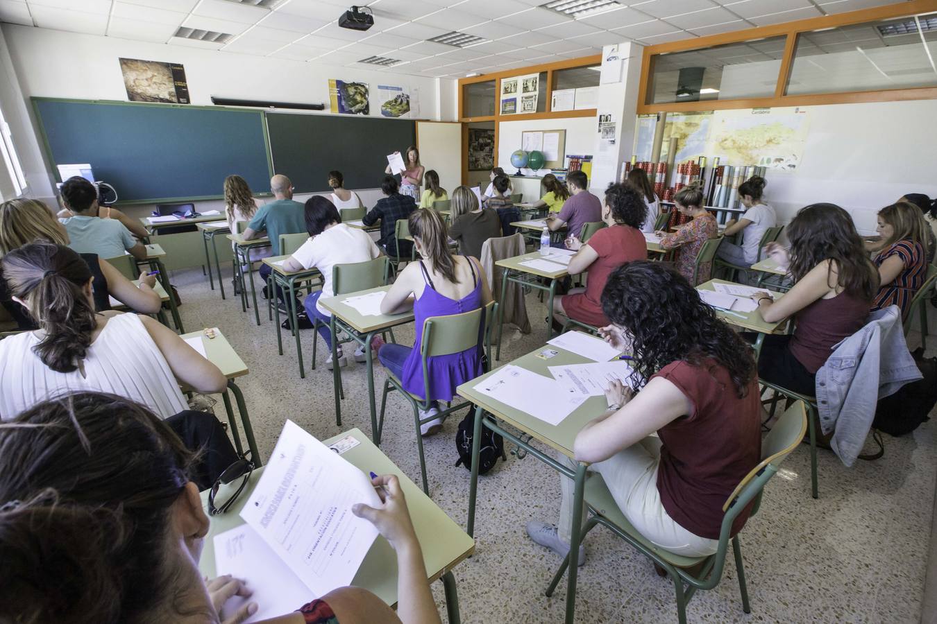 STEC denuncia «graves retrasos» en las nóminas de 300 nuevos funcionarios de Secundaria