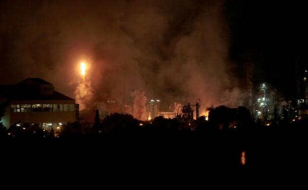 Un muerto y seis heridos en la explosión de una petroquímica de Tarragona