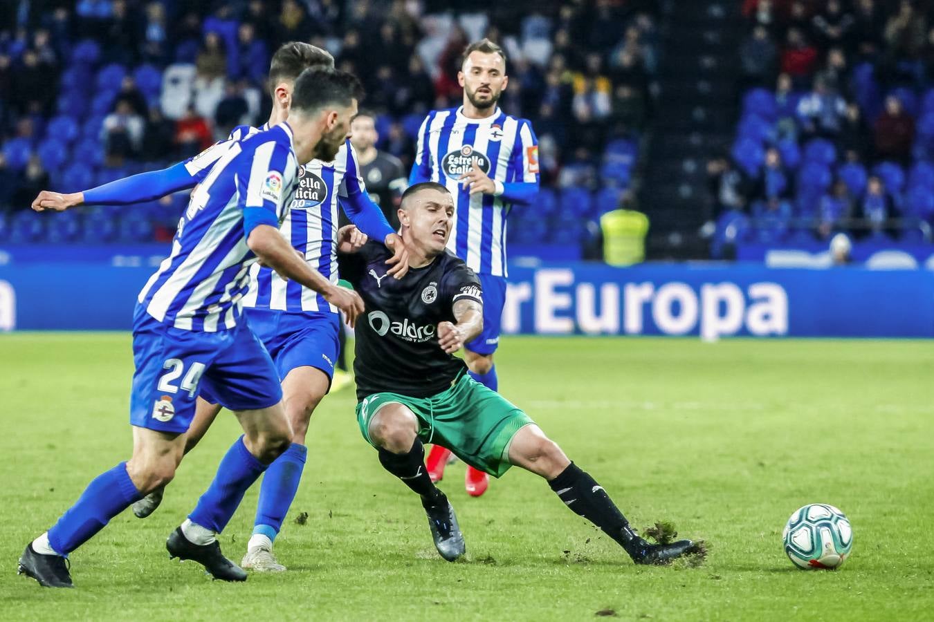 El Racing cae ante el Dépor en Riazor