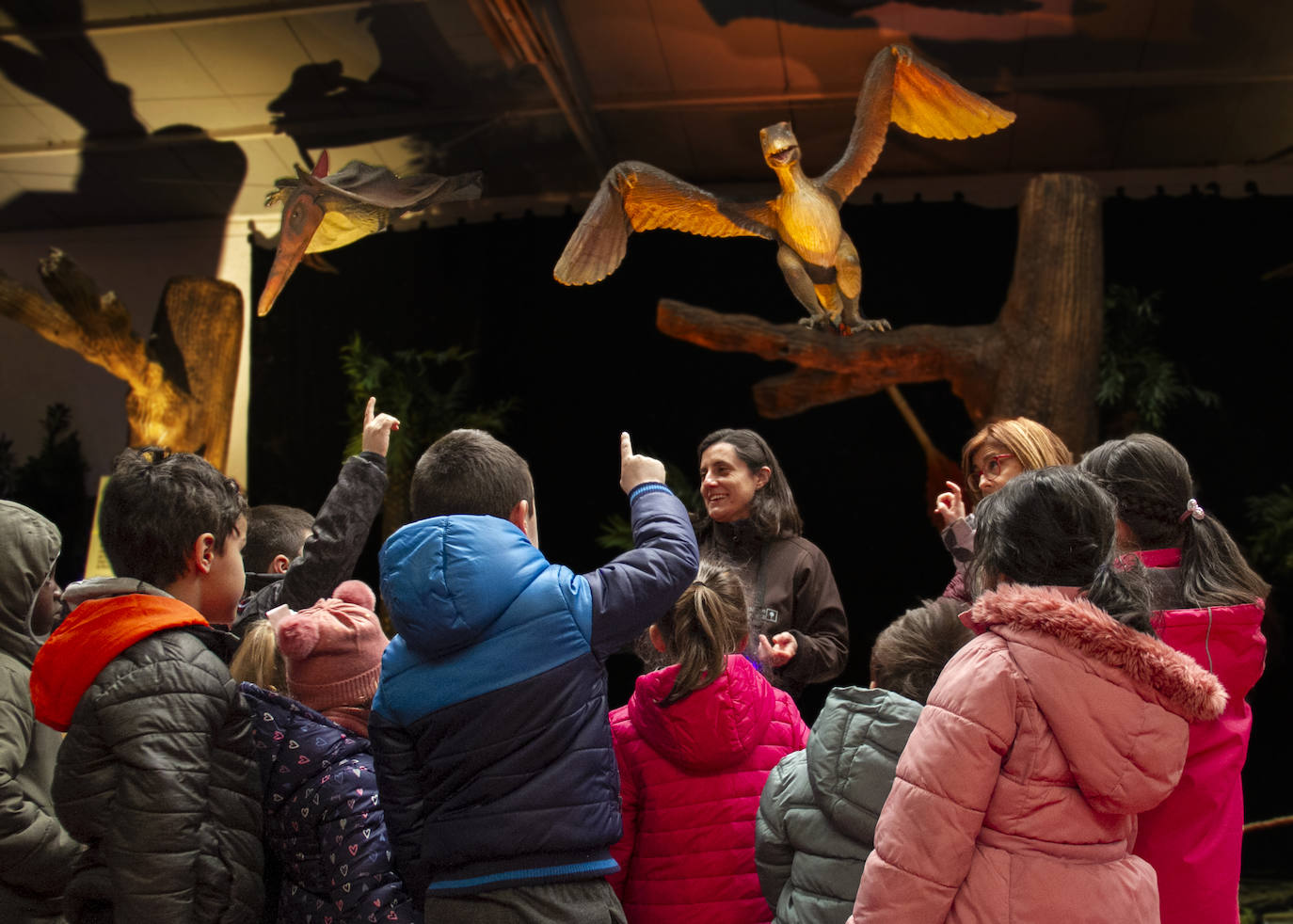 ¿Todavía no has llevado a los 'peques' a ver la exposición de dinosaurios de Torrelavega?