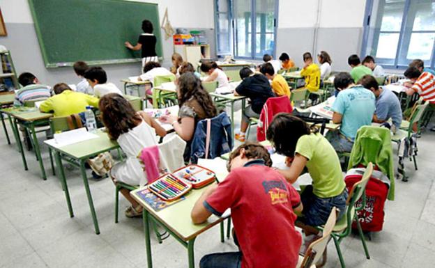 Cantabria rechaza el polémico pin parental por «atentar contra la educación en libertad»