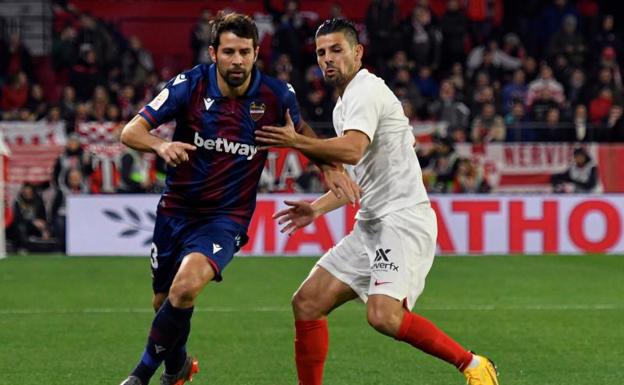 El Sevilla, a octavos tras resolver en la segunda parte
