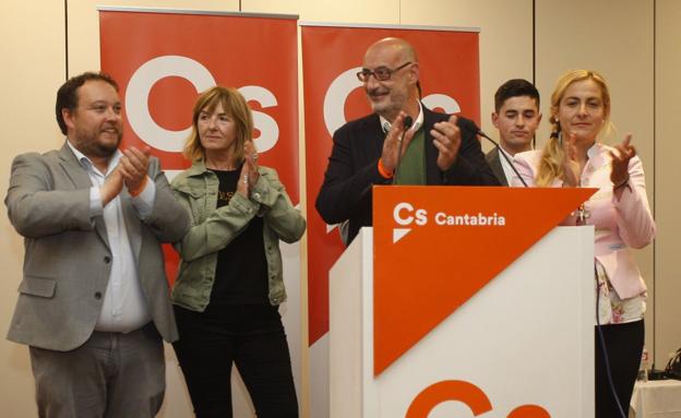 Cs Cantabria se resquebraja