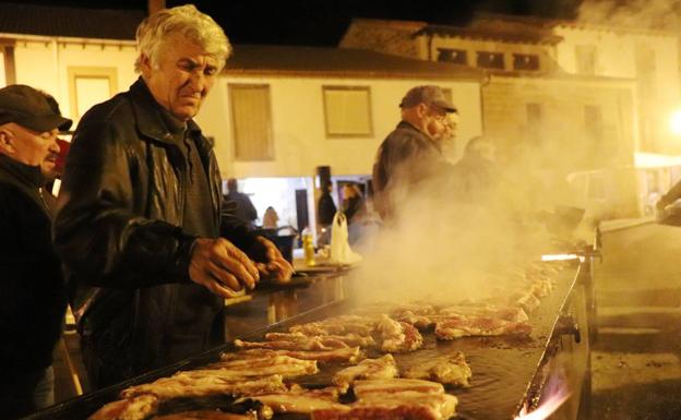 Valderredible celebra mañana la Fiesta de la Matanza