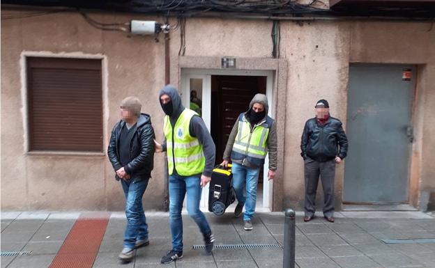 La Policía Nacional erradica un punto negro de venta de drogas en el centro de Santander