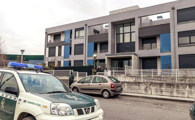 Polanco planta cara a los okupas