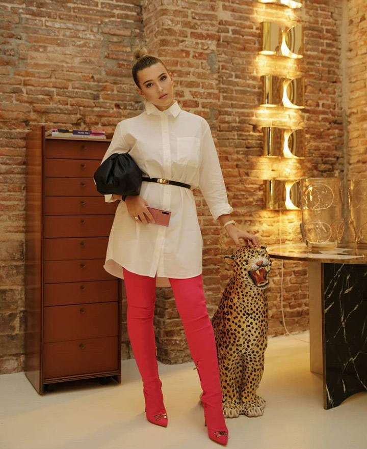 16 looks con camisa blanca que nunca pasarán de moda