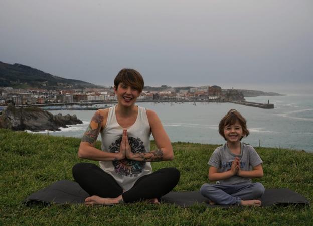 Vanessa Tinar: «El yoga en los niños puede aumentar la autoestima y la concentración»