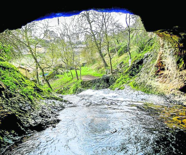 De Polientes a Orbaneja del Castillo a la vera del Ebro