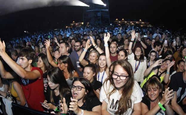 Música en Grande refuerza sus rutas de autobús ante el aumento de asistentes al festival