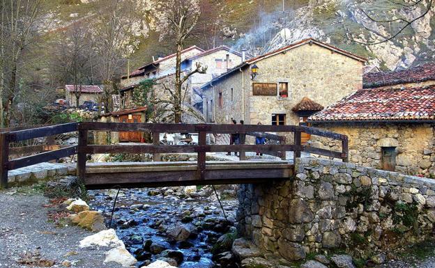 Asturias pide una solución «definitiva» al acceso a Picos de Europa desde Cabrales