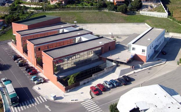 Visto bueno al proyecto del nuevo aparcamiento en el instituto de Meruelo