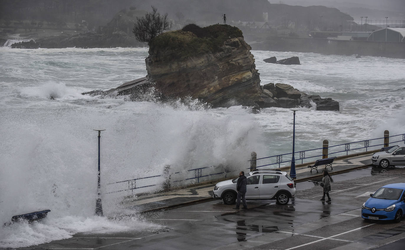 Un muro de olas que no cesa