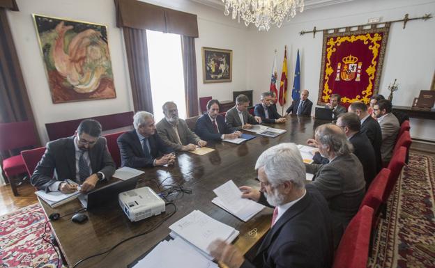 La forma de realizar la integración ferroviaria en Santander se decidirá después de mayo