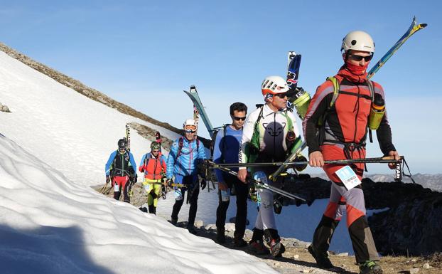 Manuel Merillas y Claudia Gutiérrez vencen en la Sotres Ski Tour