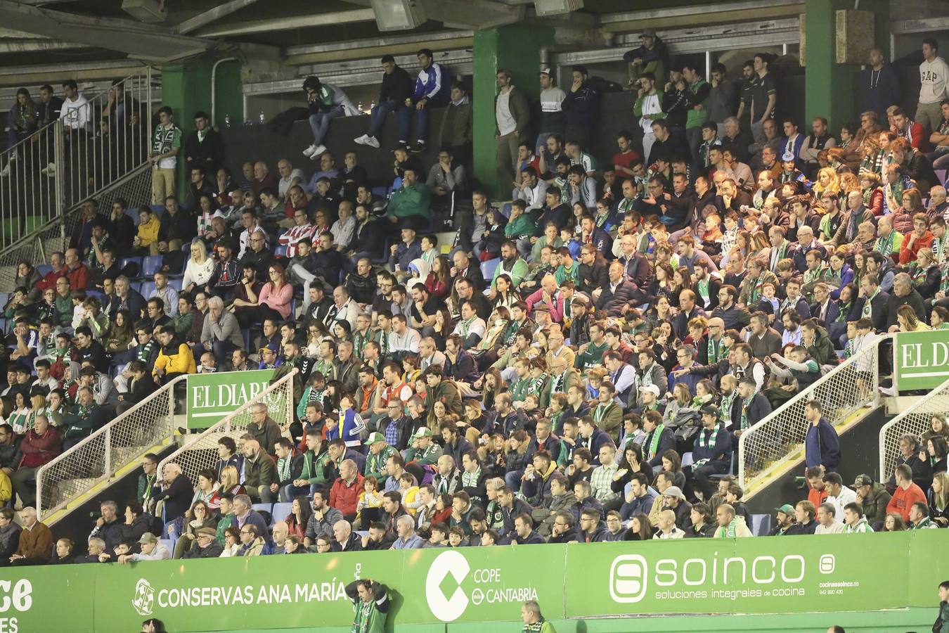 Búscate si estuviste en la Tribuna Este de los Campos de Sport