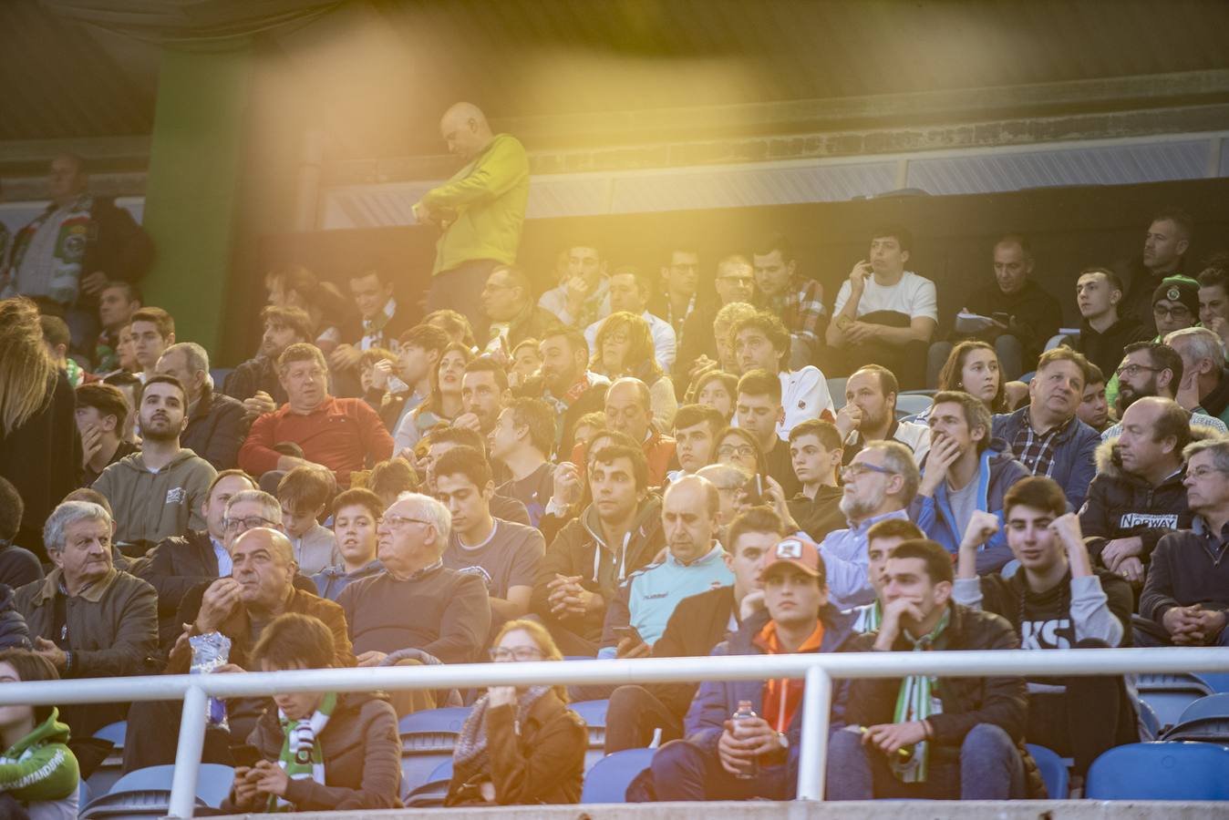 Búscate si estuviste en la Tribuna Oeste de los Campos de Sport