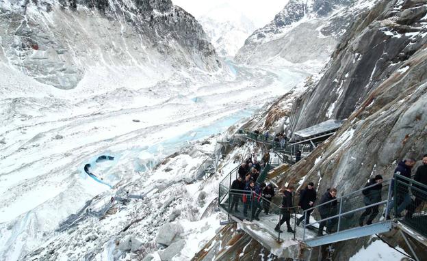 Francia limita el acceso al Mont Blanc por su deterioro y masificación