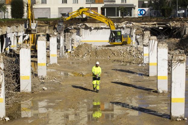 Avanza la retirada de escombro y coches en Nueva Montaña