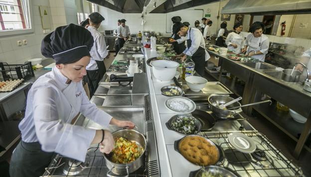 Chef y Maître Cantabria buscan candidatos