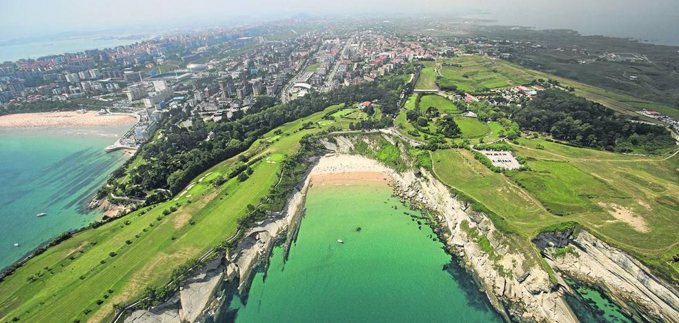 Gentrificación de una playa con 156 escalones