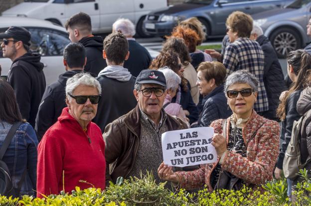 El Gobierno de Cantabria endurecerá por tercera vez este año la ley contra las salas de juego