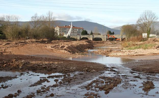 Confederación prepara un estudio hidrológico sobre los ríos Ebro, Híjar e Izarilla para contener las inundaciones