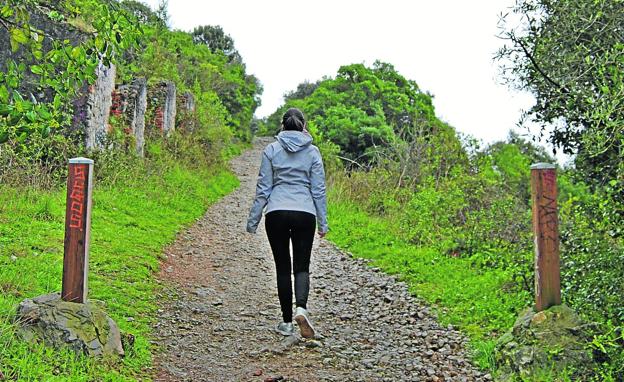 El monte Buciero registra las visitas que recibe cada día con unos contadores