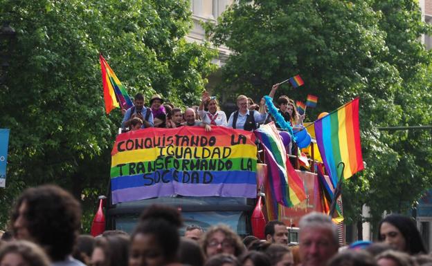 Alega advierte de que la ley LGTBI es «urgente» y que no aceptará que se apruebe «descafeinada»