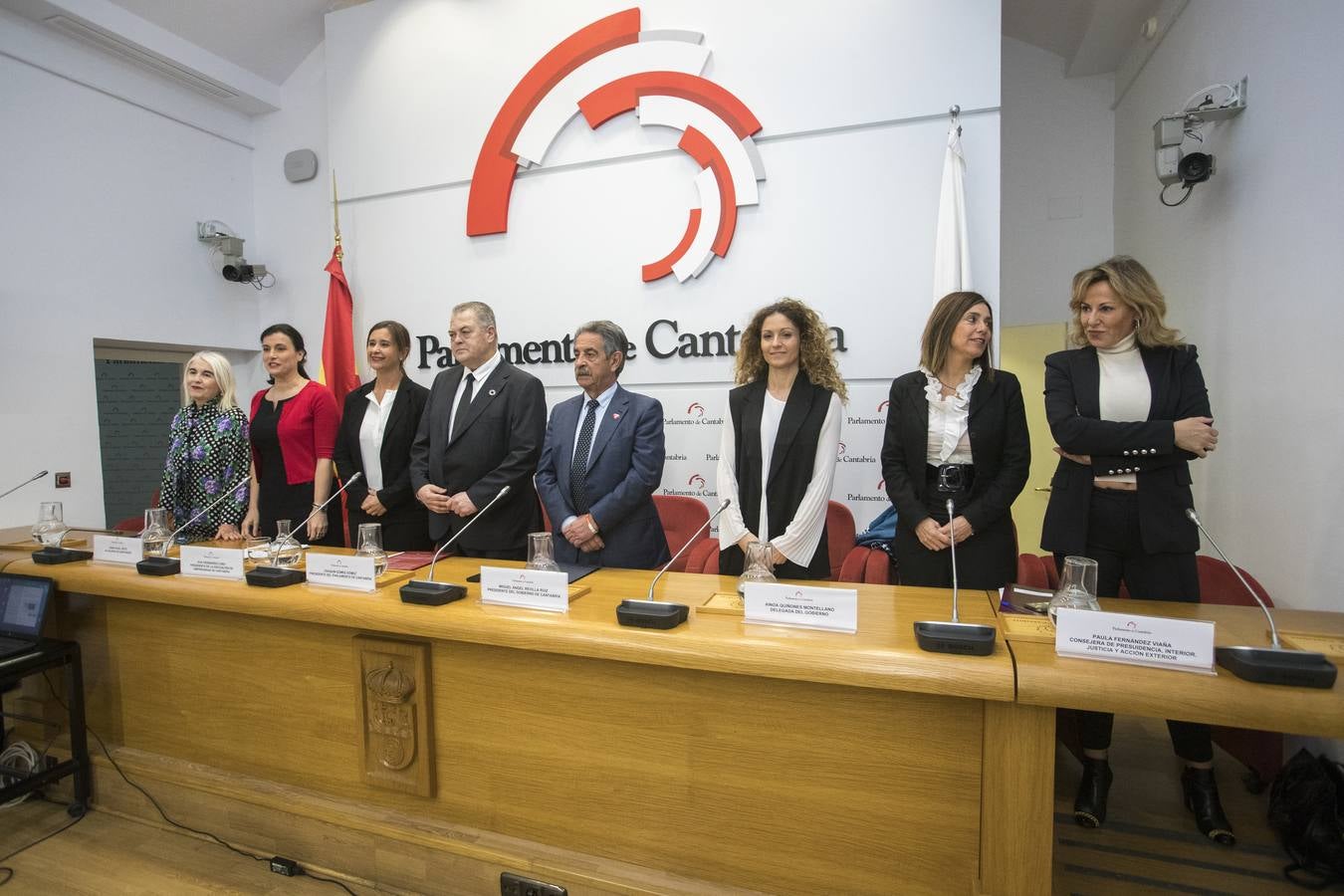 Acto en el Parlamento con motivo del Dia Internacional de la mujer