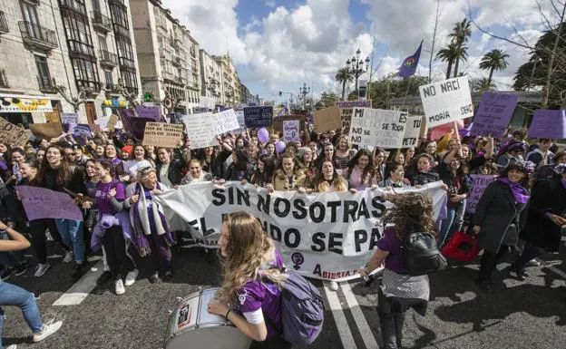 Santander se echa a la calle porque «juntas somos más fuertes»