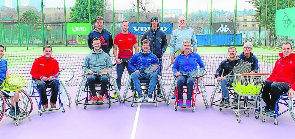 El tenis va sobre ruedas en Los Corrales