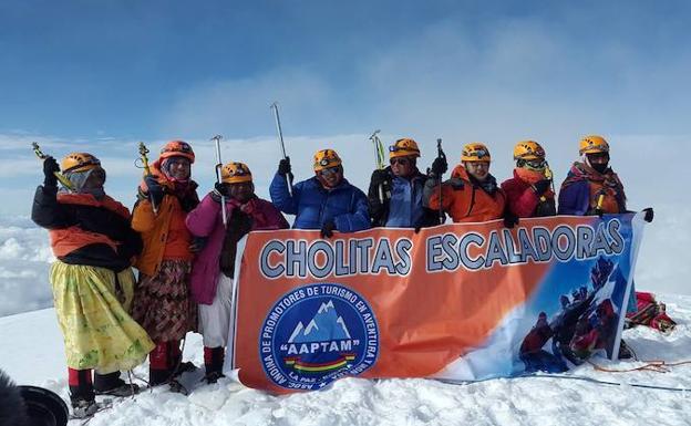 Cinco cholitas en el Aconcagua