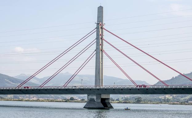 Arca denuncia contaminación lumínica en el viaducto de Colindres