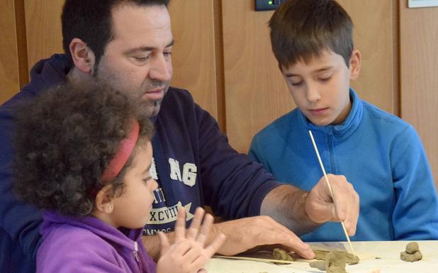 Reocín convoca un 'Concurso Manualidades en Familia' para amenizar estos días en casa