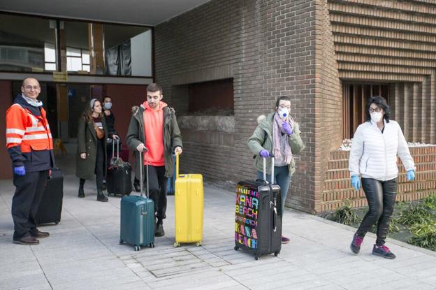 Recala en Santander el último ferri con pasajeros hasta que acabe el confinamiento