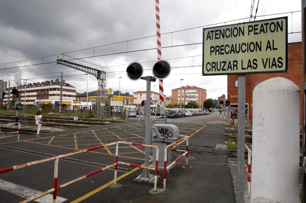 Adif amplía el plazo y el importe de la redacción del proyecto para soterrar la vía de Torrelavega