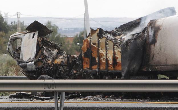 Un choque con tres fallecidos rompe una caída histórica de accidentes mortales en carretera