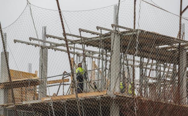 Los arquitectos cántabros reclaman al Gobierno que ordene el cese de la actividad en la construcción