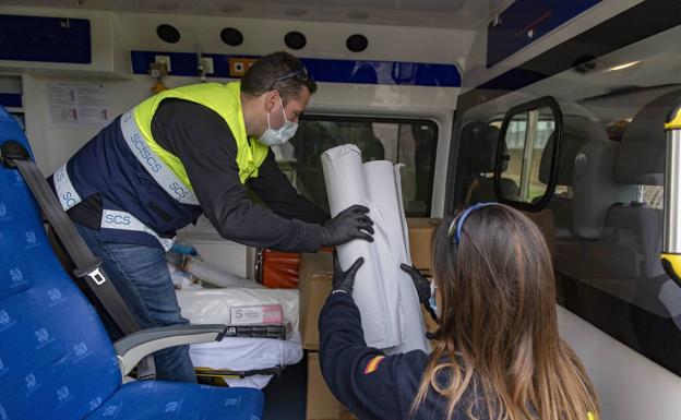 Más de 600 personas se han ofrecido ya para trabajar o como voluntarias en las residencias de Cantabria