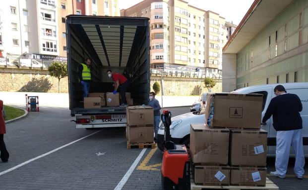 Cantabria recibe otras 100.000 mascarillas, esta vez procedentes de Estados Unidos