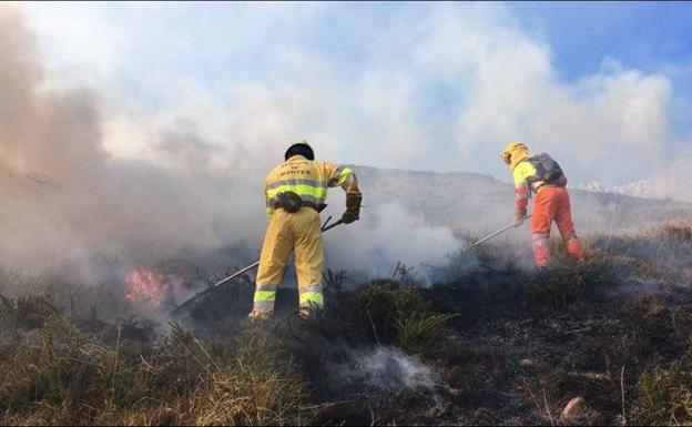 Los incendiarios no hacen cuarentena: Cantabria suma 120 incendios forestales en lo que va de estado de alarma