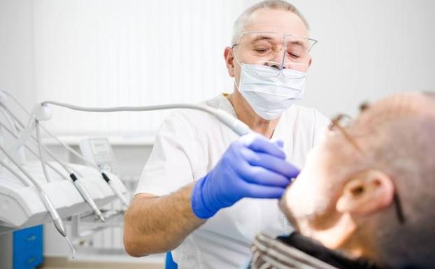 Los colegios profesionales sanitarios piden el cierre de sus consultas