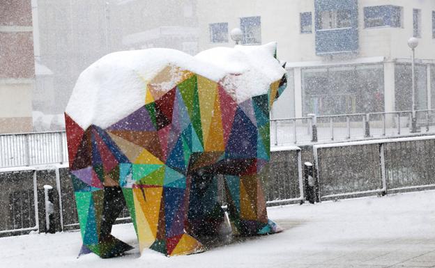 El centro de Cantabria, en alerta naranja por nevadas