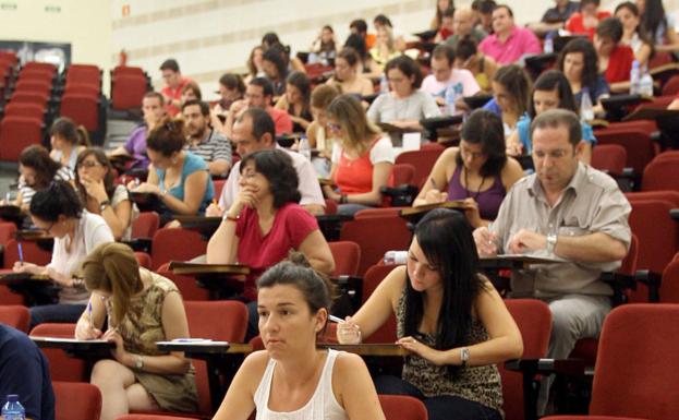 Trece autonomías aplazan a 2021 las oposiciones docentes por el coronavirus