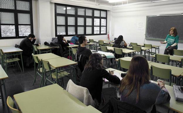 Educación paraliza los plazos de inscripción para las pruebas libres de graduado en ESO y de acceso a cualquier otro nivel